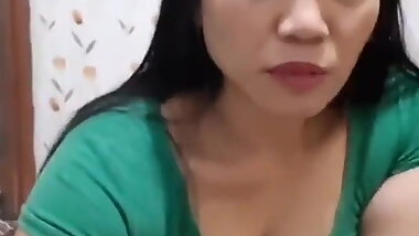Aunt is Annoyed with Nephew's Girlfriend, She loves the Nephew, too