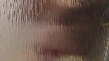 OMG!Her trainer fuck her loudly in the bathroom!
